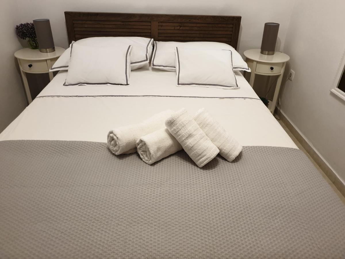 Lemon Tree Hotel Seget Donji Bagian luar foto