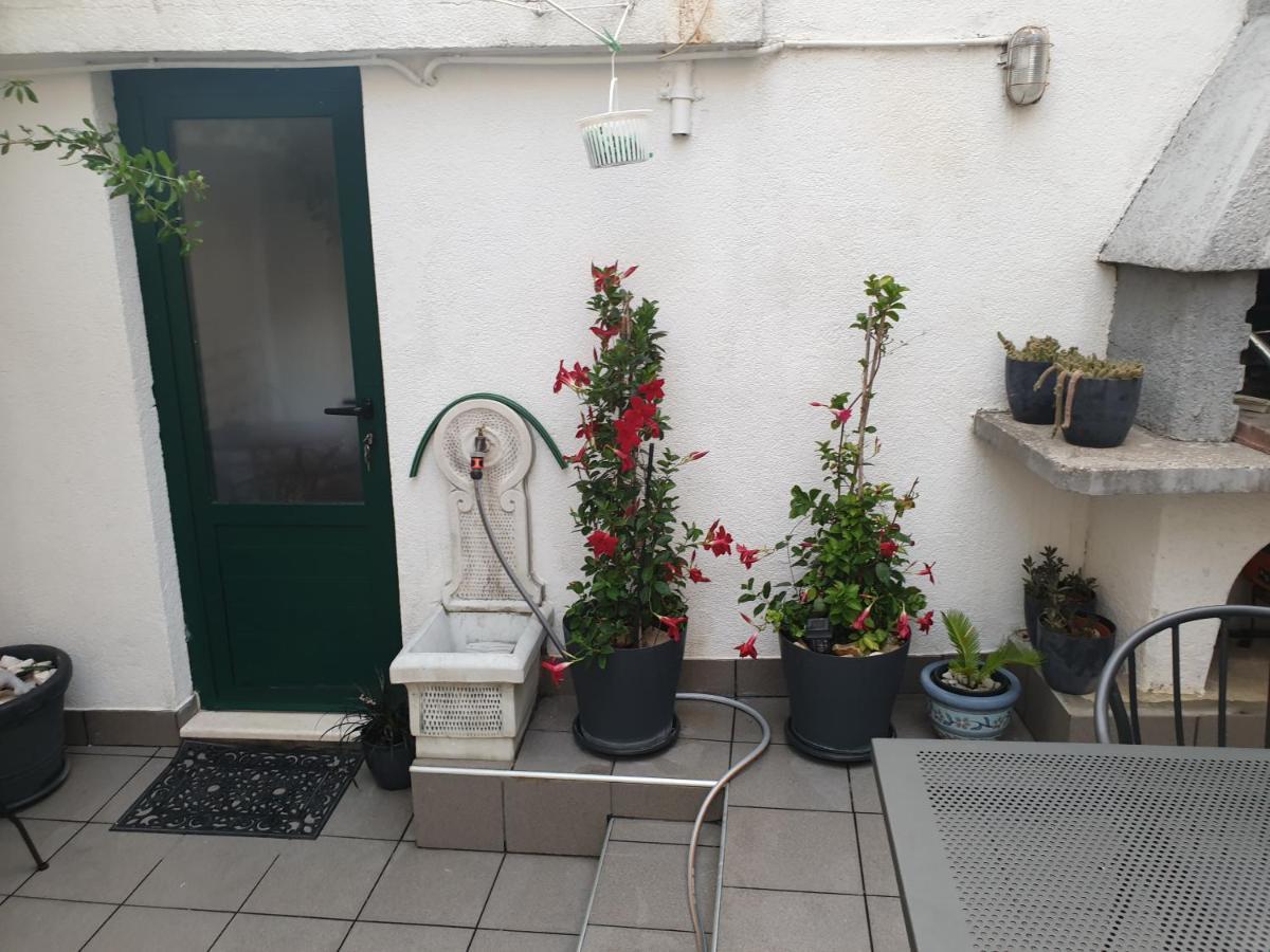 Lemon Tree Hotel Seget Donji Bagian luar foto