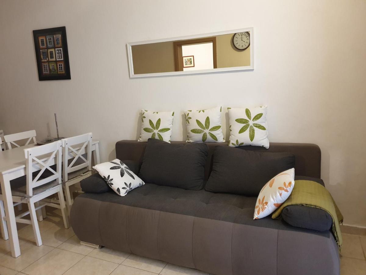 Lemon Tree Hotel Seget Donji Bagian luar foto