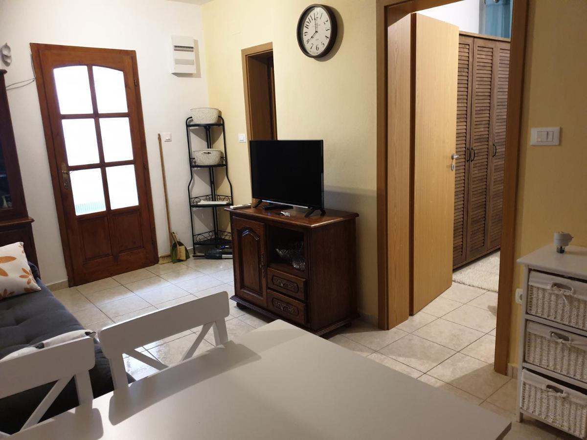 Lemon Tree Hotel Seget Donji Bagian luar foto