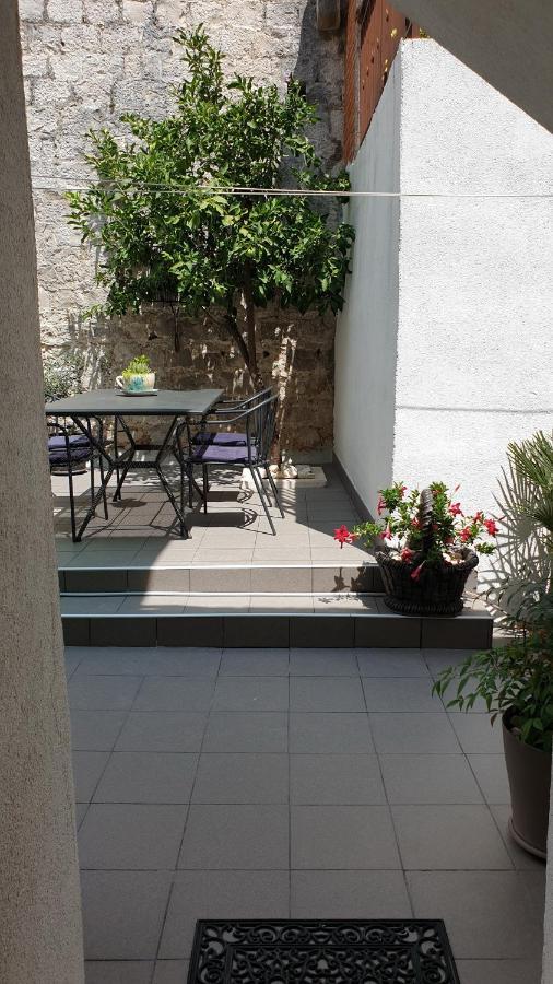 Lemon Tree Hotel Seget Donji Bagian luar foto