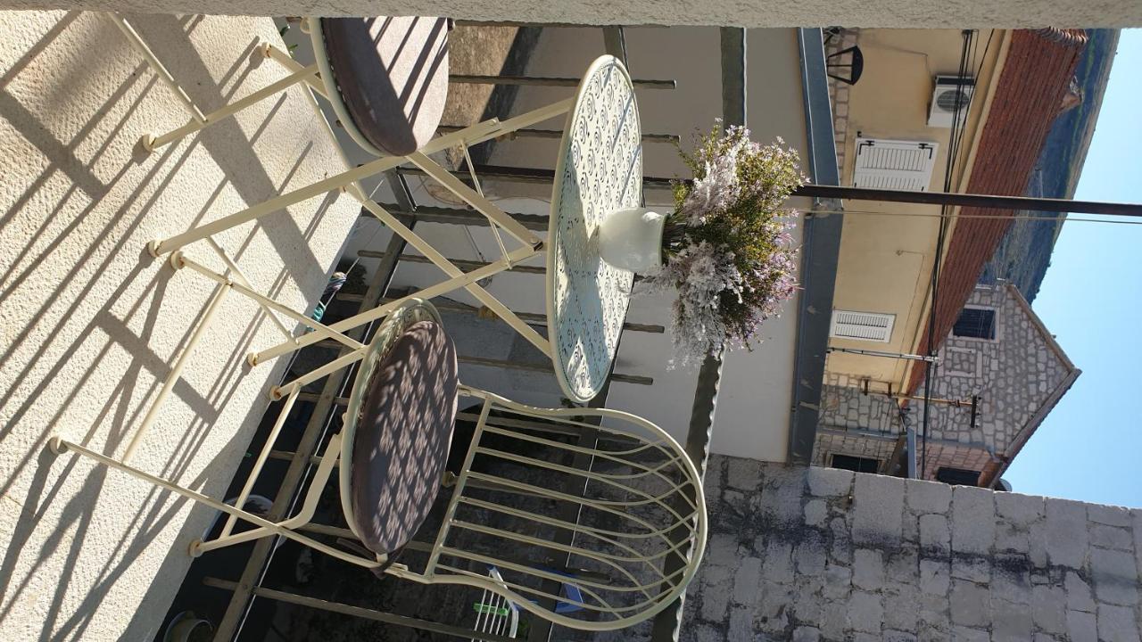 Lemon Tree Hotel Seget Donji Bagian luar foto