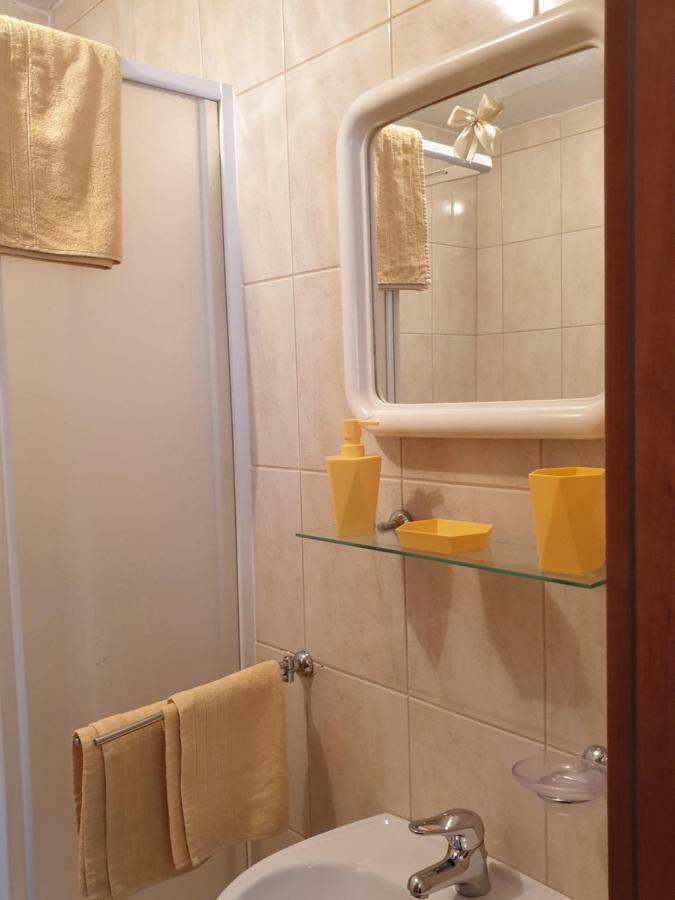 Lemon Tree Hotel Seget Donji Bagian luar foto